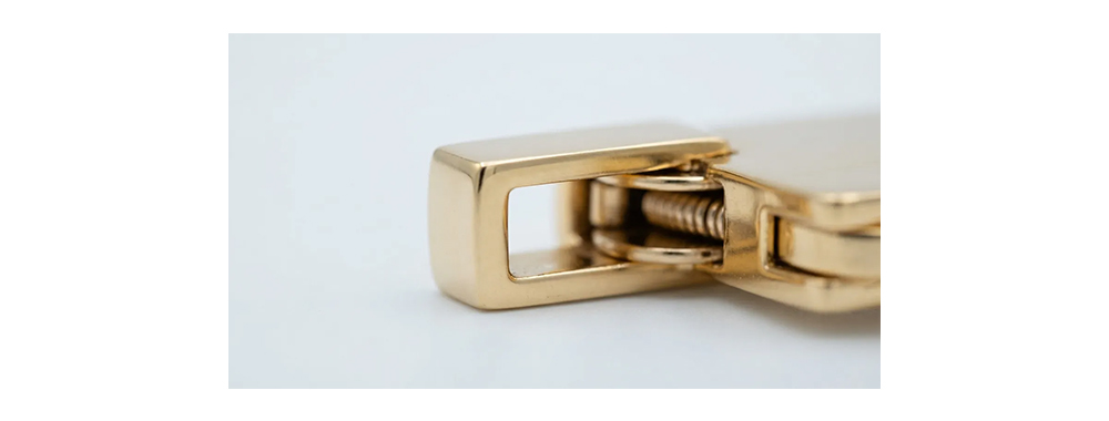 Image displaying electroplated hardware components Image displaying electroplated hardware components
